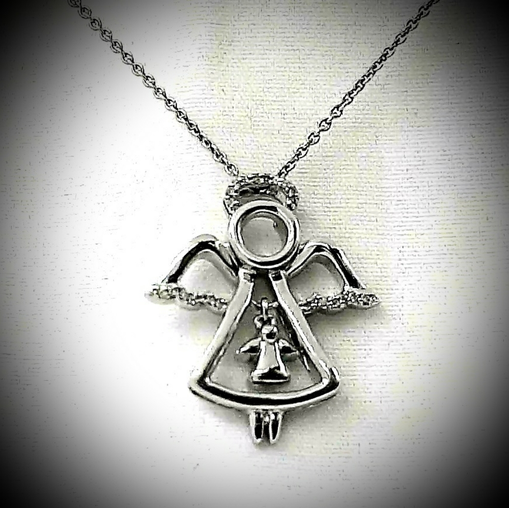 New Amazing .20ctw Angel Diamonds & Baby Pendant!